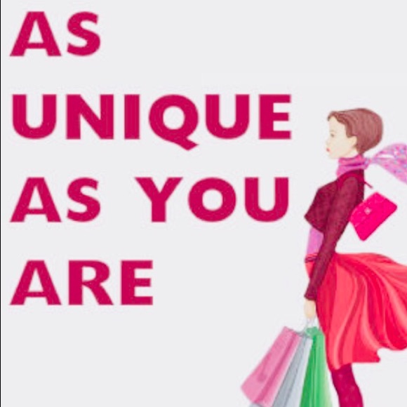 Laundry by Shelley Segal suede like top. Bohemian style with beautiful drape fit - Picture 4 of 4